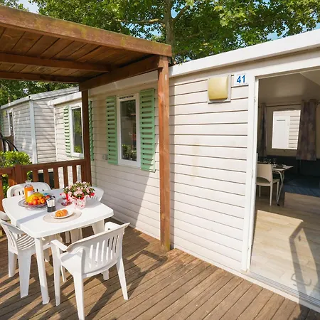 Happy Camp Mobile Homes In Camping Park Umag-2